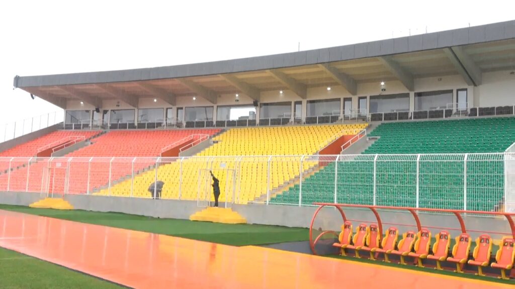 Des Sign Homologation du stade du 28-Septembre : Guicopres au cœur des derniers ...